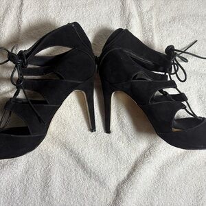 Shoe Dazzle Black Heels Classic Design